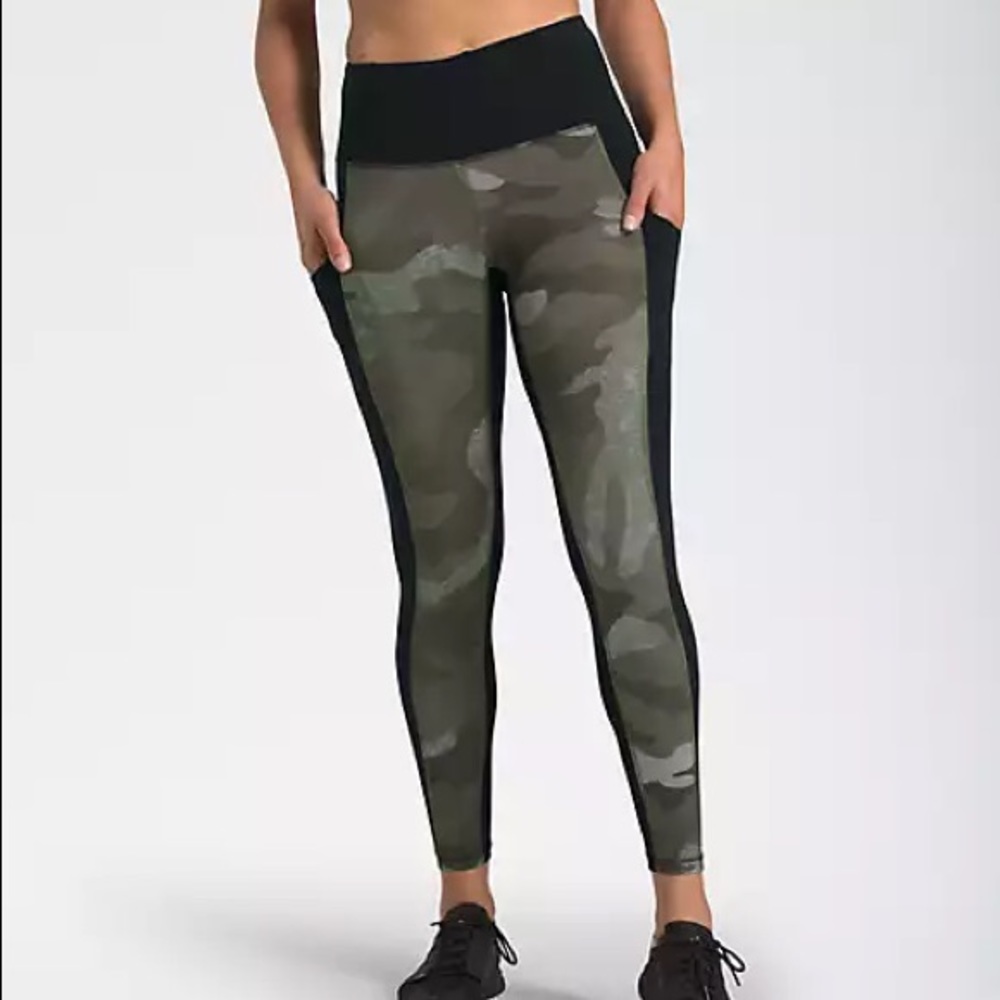North Face NWT camo leggings❤️🔥🧘‍♀️🧗‍♀️🍂
